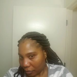 Meet your Posher, Adrienne